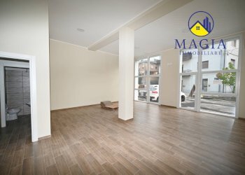 Foto 1 - Locale Commerciale 6, Castel di Lama - foto 1