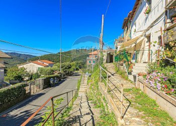 Edificio all\'aperto - Casa semi indipendente Via Adamello
 
14A, Bargagli - foto 38