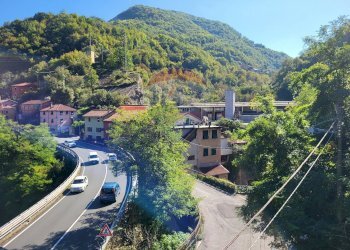 Vista delle montagne - Quadrilocale Via Bavari
 
21, Genova - foto 20