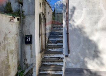 Scale - Quadrilocale Via Bavari
 
21, Genova - foto 24