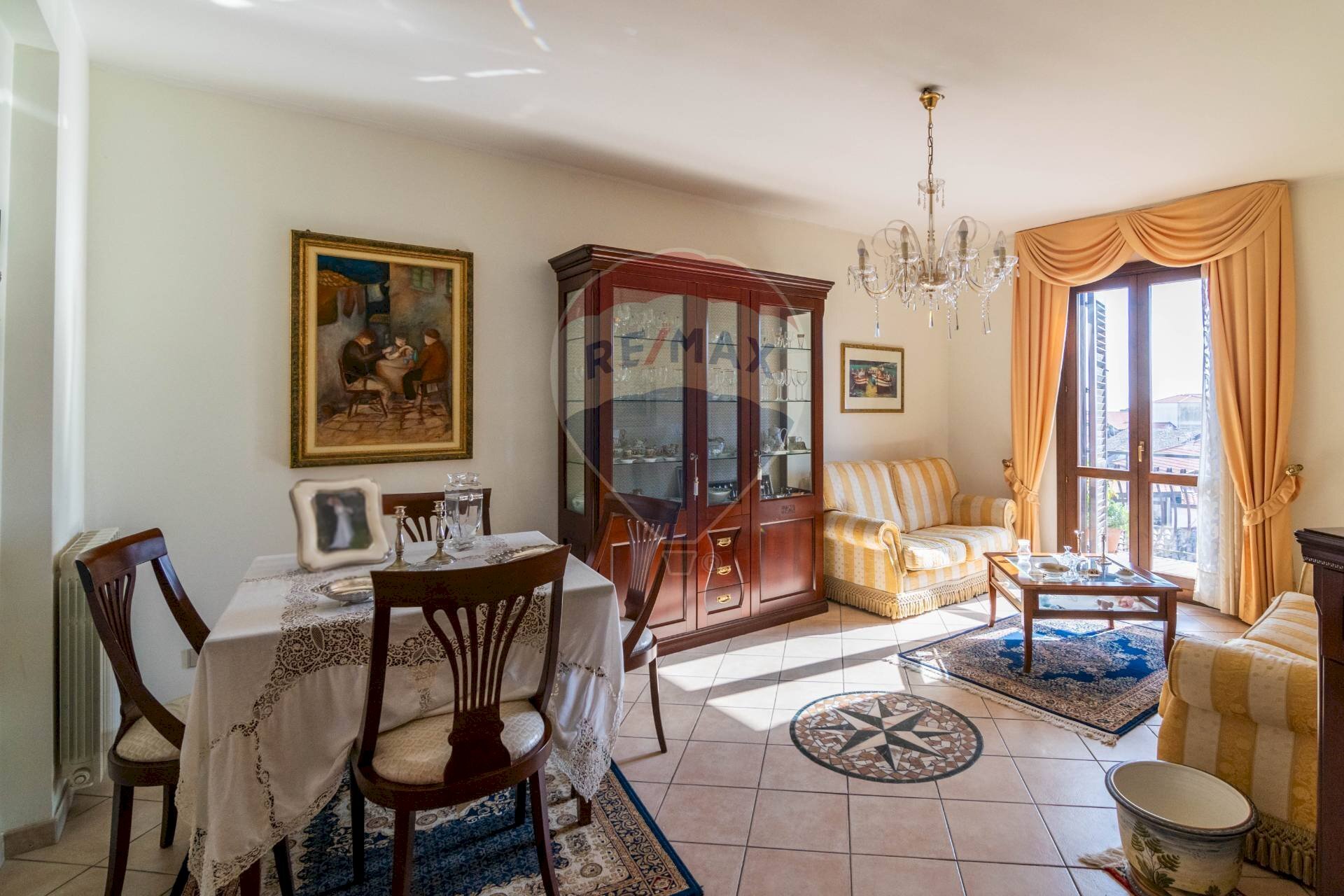 Sala da pranzo - Quadrilocale via laudani
 
146, Pedara - foto 1