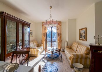 Soggiorno - Quadrilocale via laudani
 
146, Pedara - foto 3