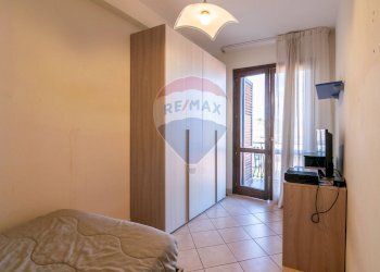 Camera / camera da letto - Quadrilocale via laudani
 
146, Pedara - foto 16