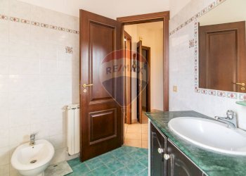 Bagno - Quadrilocale via laudani
 
146, Pedara - foto 19