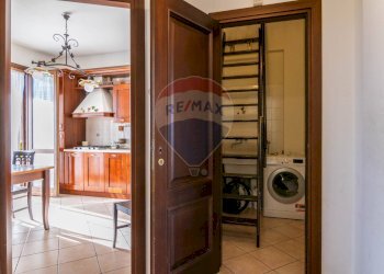 Lavanderia - Quadrilocale via laudani
 
146, Pedara - foto 23