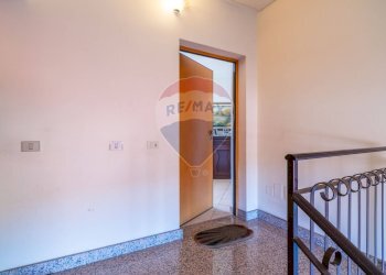 Hall / corridoio - Quadrilocale via laudani
 
146, Pedara - foto 30