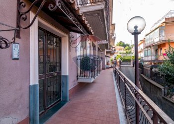 Balcone - Quadrilocale via laudani
 
146, Pedara - foto 31