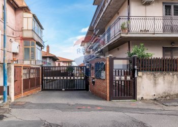 Edificio all\'aperto - Quadrilocale via laudani
 
146, Pedara - foto 32