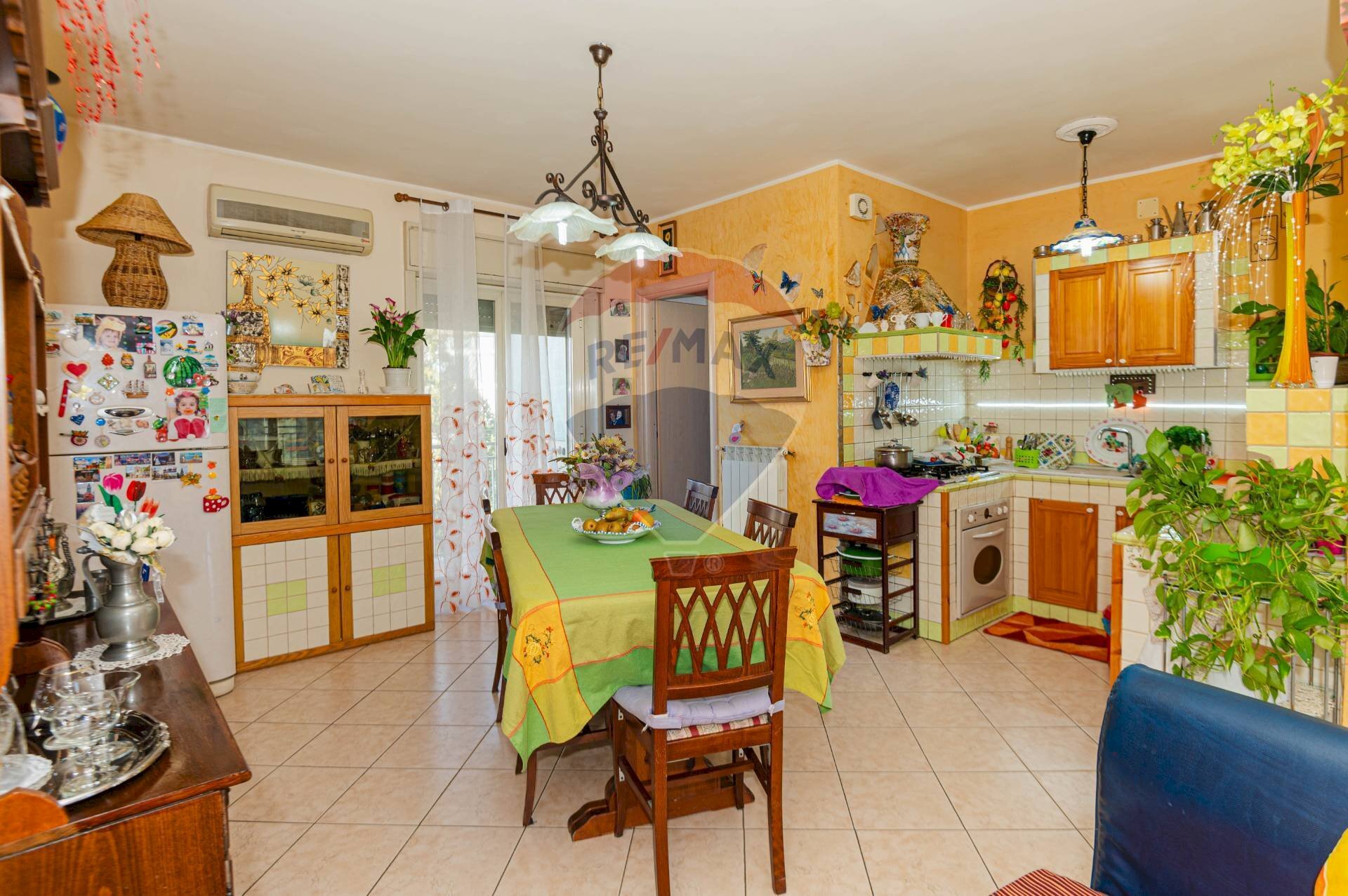 Foto 2 - Three-room apartment via ruggero settimo
 
2, Caltagirone - photo 2