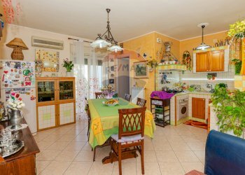 Foto 2 - Trilocale via ruggero settimo
 
2, Caltagirone - foto 2