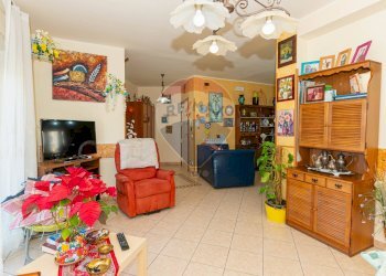 Foto 5 - Trilocale via ruggero settimo
 
2, Caltagirone - foto 5