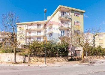 Foto 28 - Trilocale via ruggero settimo
 
2, Caltagirone - foto 28