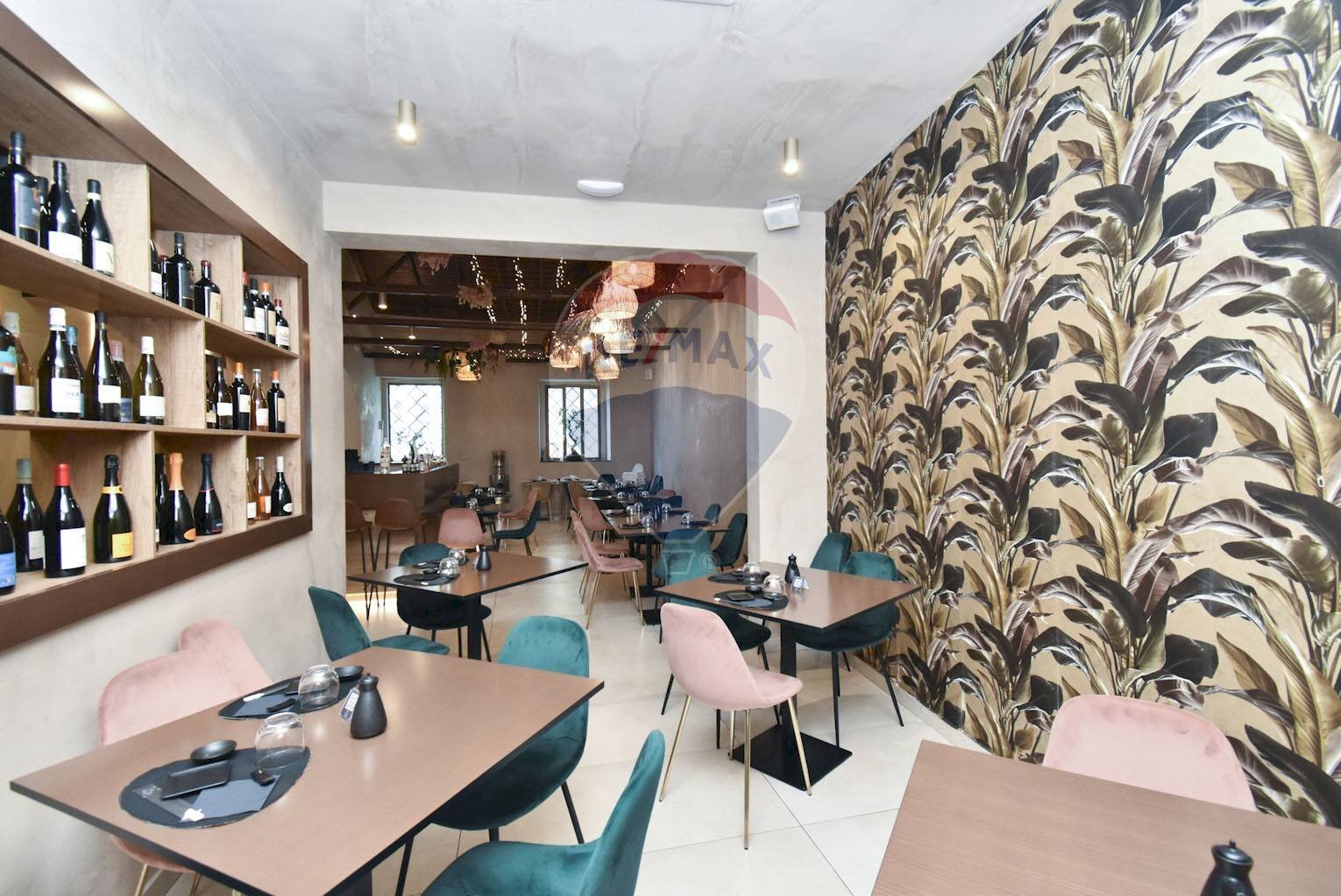 Sala da pranzo - Commercial Activity Piazza Della Repubblica
 
1, San Gregorio di Catania - photo 2