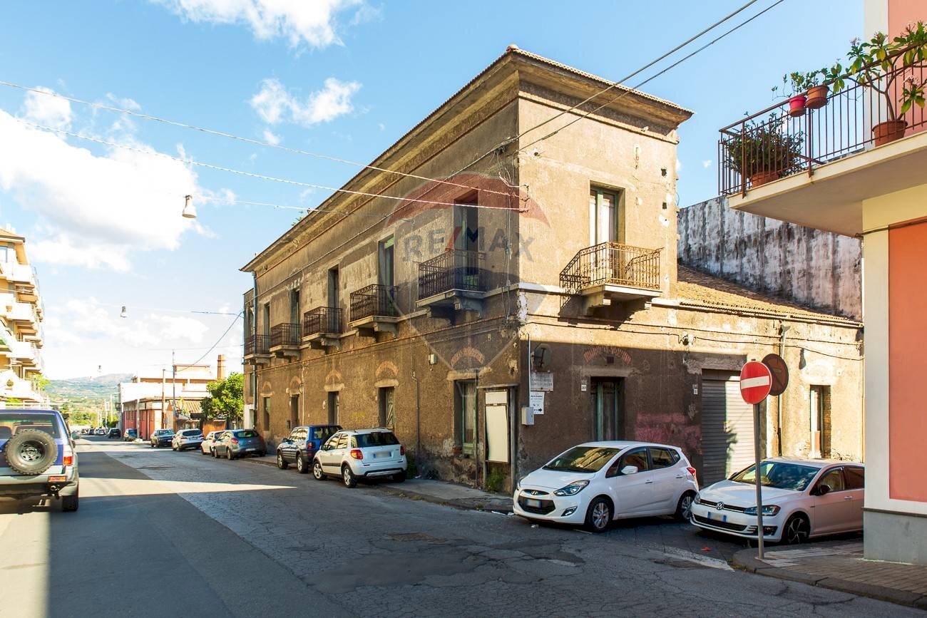 Edificio all\'aperto - Casa indipendente Via Vespri
 
32, Riposto - foto 1