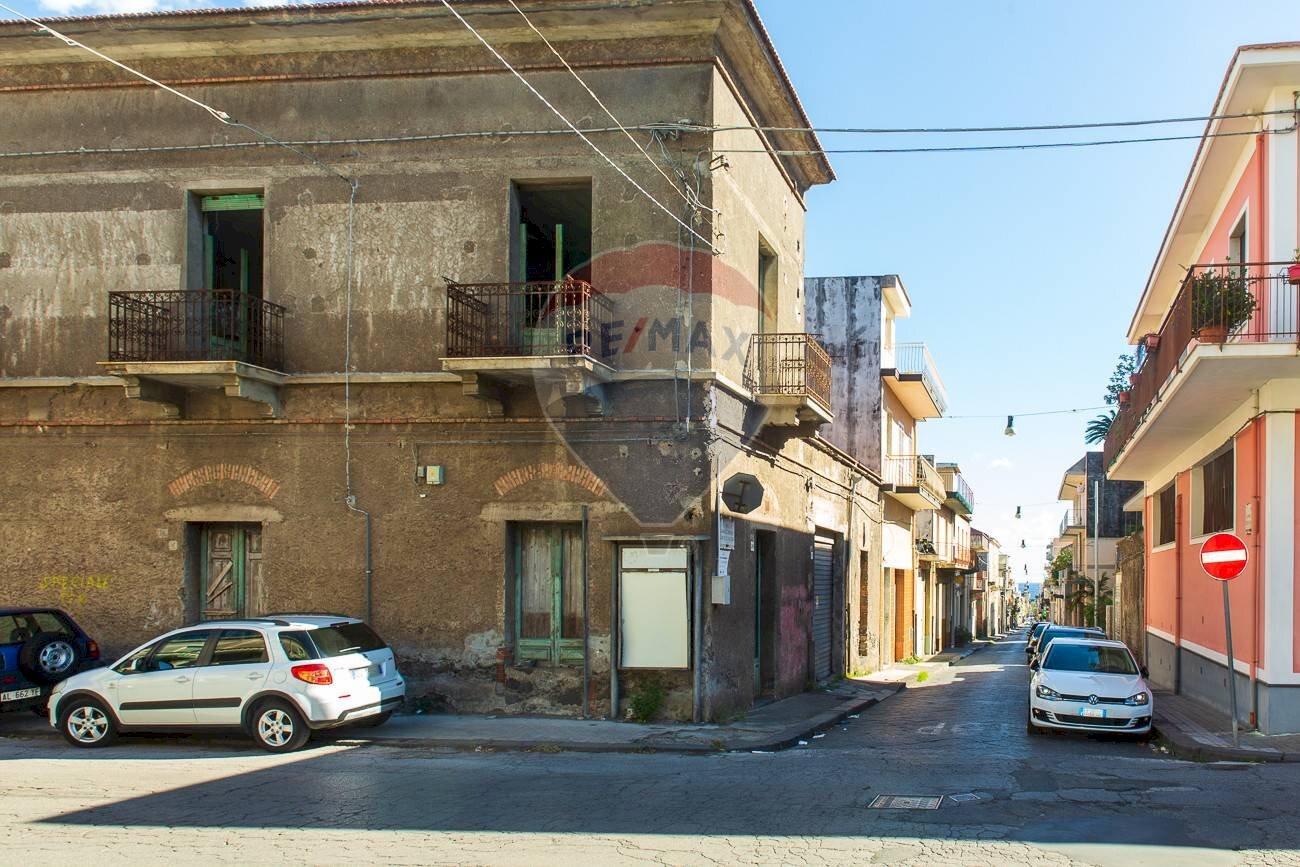 Via Vespri/Via Cavour - Casa indipendente Via Vespri
 
32, Riposto - foto 3