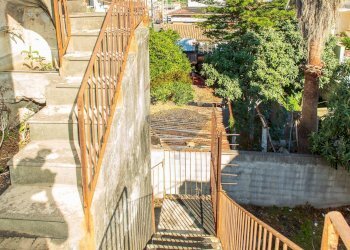 scale d\'accesso al piano superiore - Casa indipendente Via Vespri
 
32, Riposto - foto 21