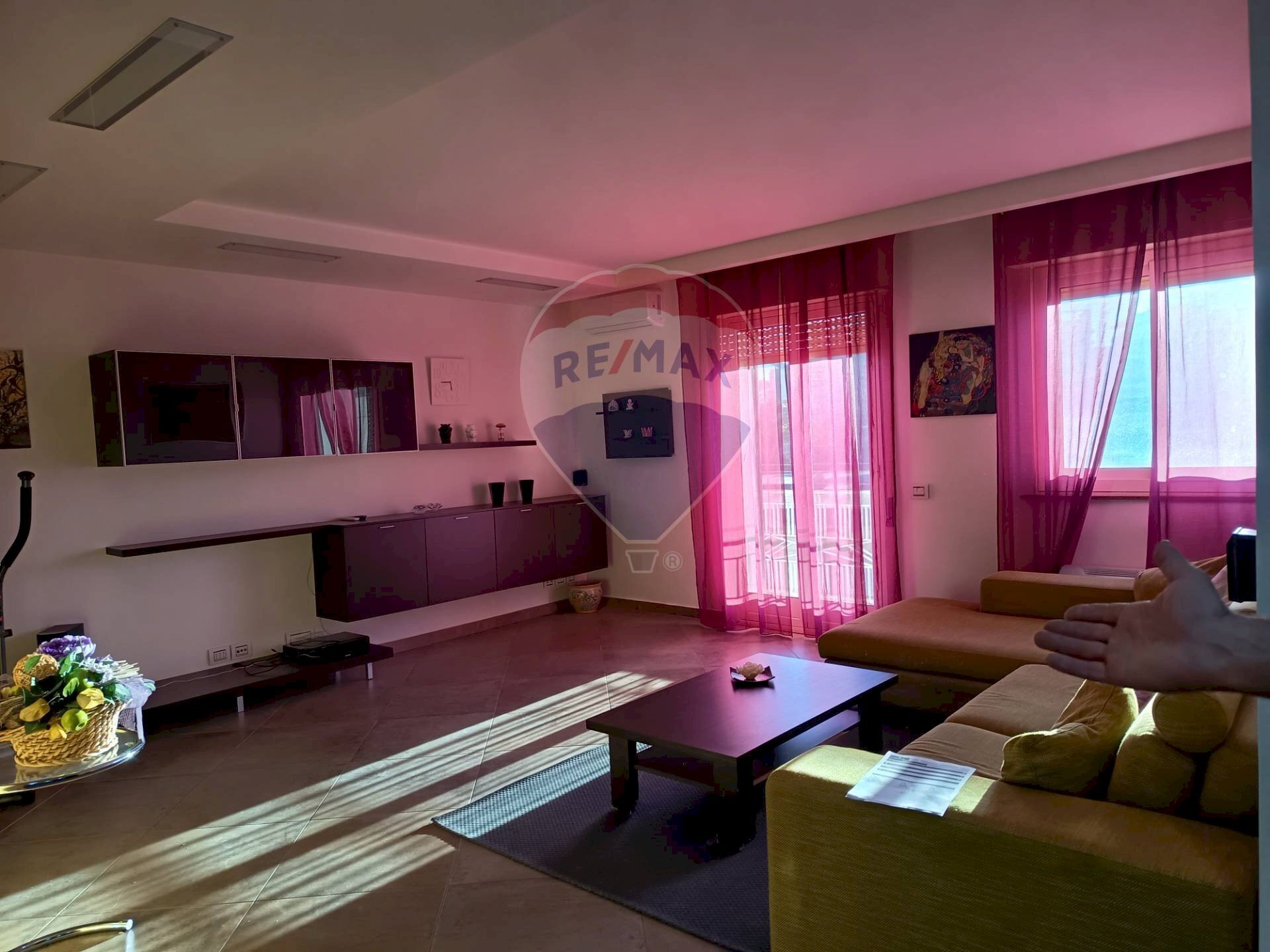 Soggiorno - Quadrilocale VIA GIROLAMO CAROPRESO
 
21, Caltagirone - foto 2