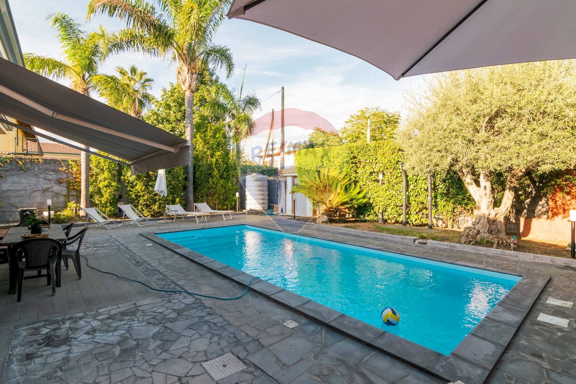 Piscina - Villa Via Bari
 
10, San Giovanni la Punta - foto 1