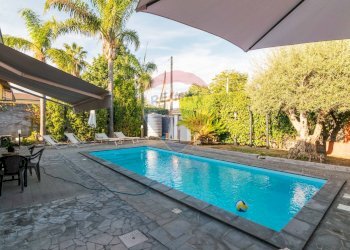 Piscina - Villa Via Bari
 
10, San Giovanni la Punta - foto 1