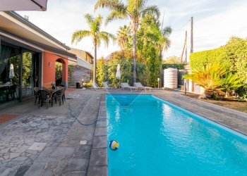 Piscina - Villa Via Bari
 
10, San Giovanni la Punta - foto 2