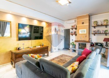 Soggiorno - Villa Via Bari
 
10, San Giovanni la Punta - foto 18