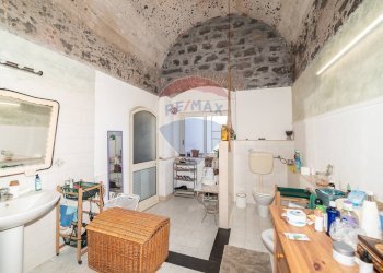 Sala da pranzo - Monolocale via III retta ponente
 
101, Belpasso - foto 13