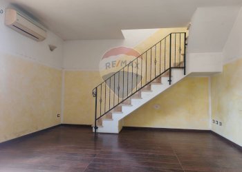 Scale - Casa semi indipendente via adda, Ardea - foto 18