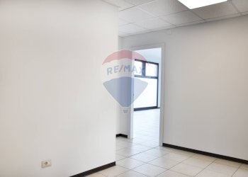 Stanza vuota - Locale Commerciale Signa - foto 13