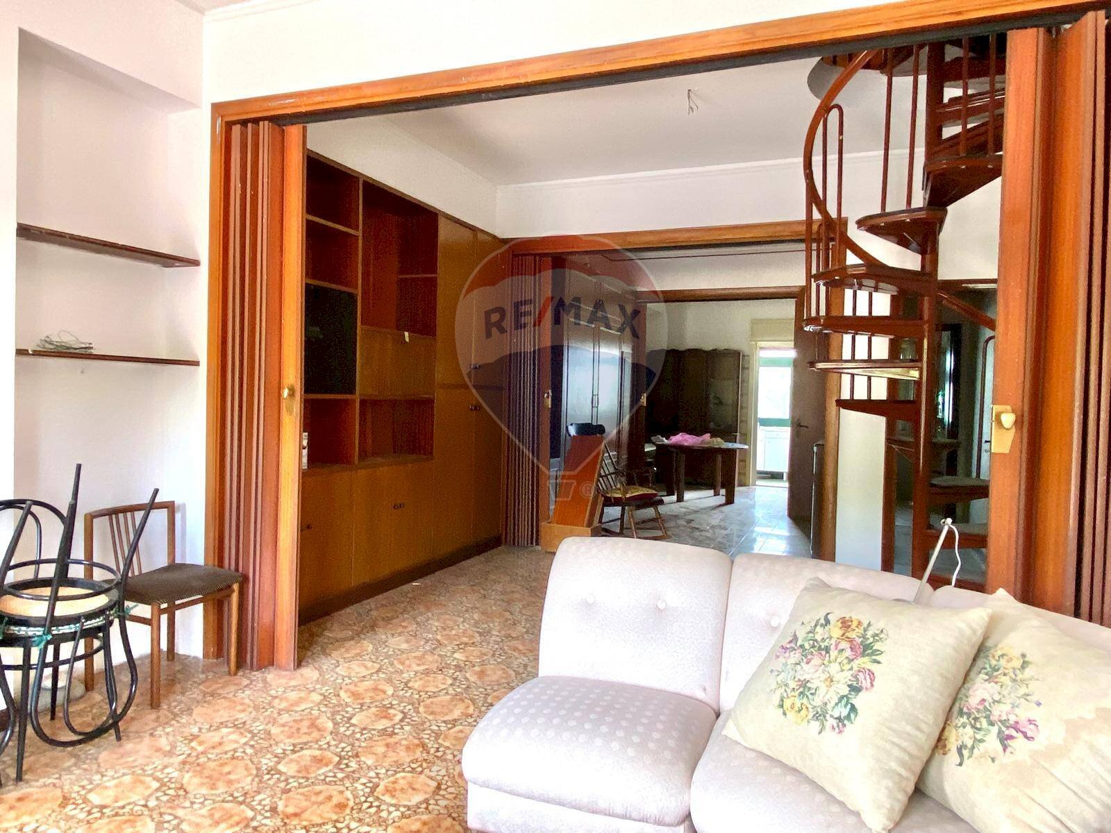 Sala da pranzo - Casa semi indipendente via ercole patti
 
18, Trecastagni - foto 2