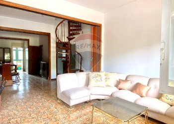 Soggiorno - Casa semi indipendente via ercole patti
 
18, Trecastagni - foto 7