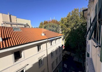 Edificio all\'aperto - Trilocale VIA DEL TORO
 
2, Trieste - foto 3