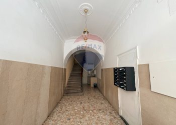 Ricezione / Lobby - Trilocale VIA DEL TORO
 
2, Trieste - foto 5