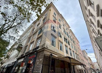 Edificio all\'aperto - Trilocale VIA DEL TORO
 
2, Trieste - foto 4