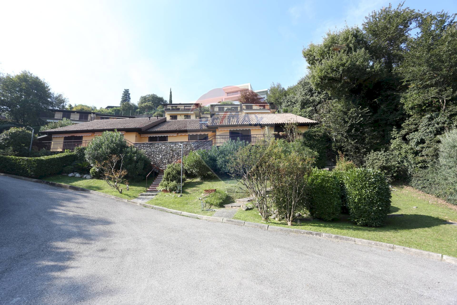 Casa all\'aperto - Trilocale via Levrini
 
23, Padenghe sul Garda - foto 1