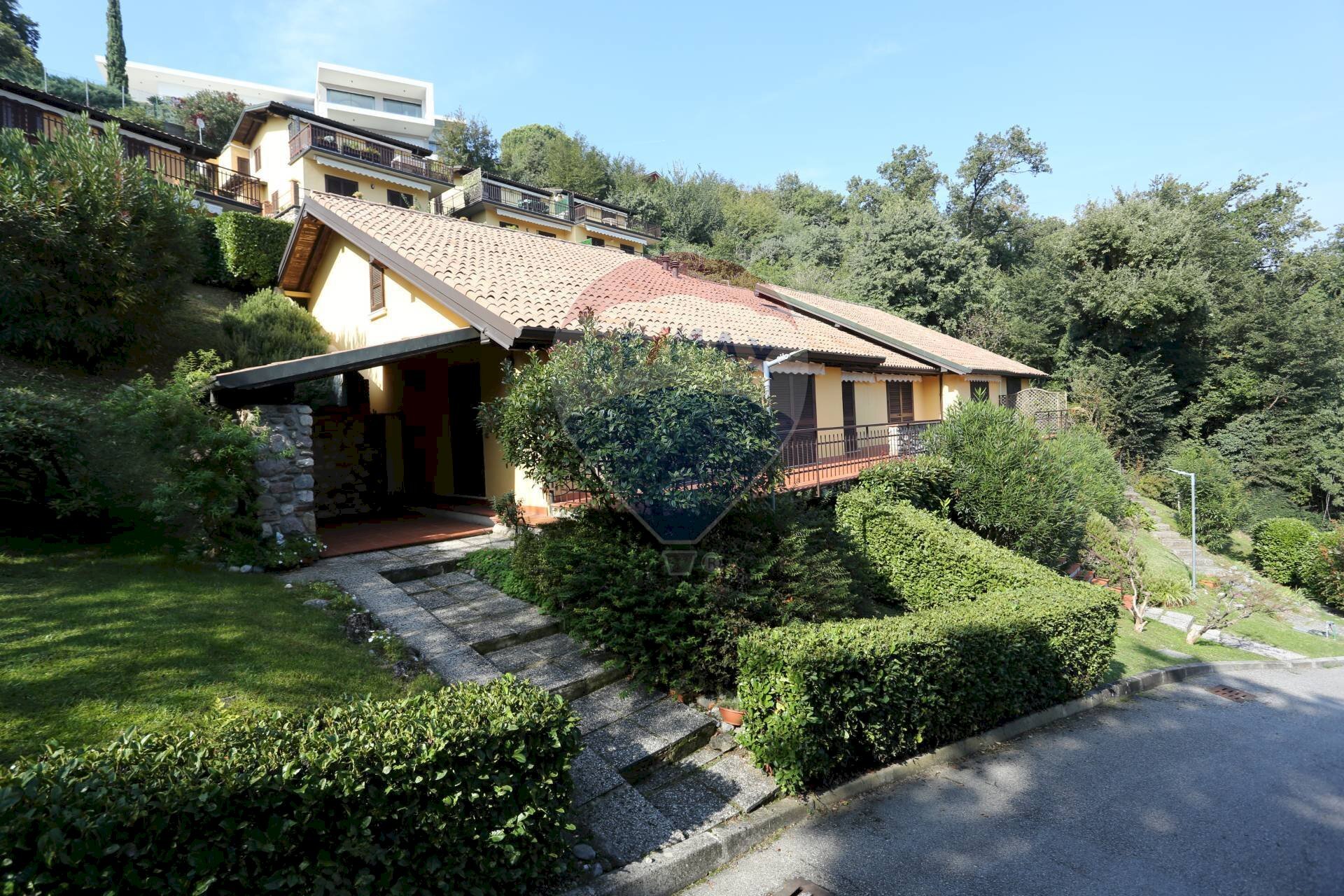 Casa all\'aperto - Trilocale via Levrini
 
23, Padenghe sul Garda - foto 2