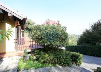 Giardino - Trilocale via Levrini
 
23, Padenghe sul Garda - foto 15