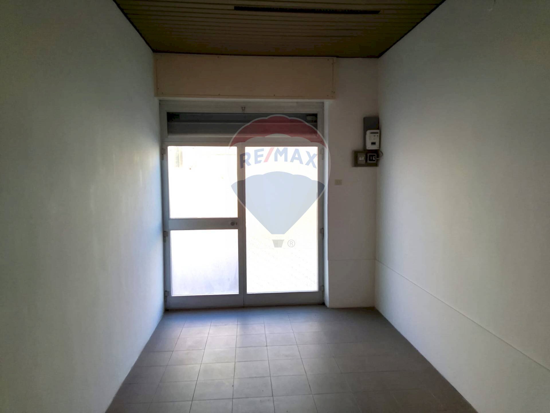 Stanza vuota - Magazzino Via Bruno Buozzi
 
34, Falconara Marittima - foto 3