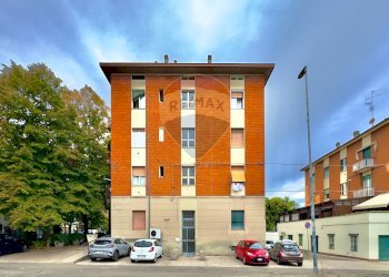 Edificio all\'aperto - Trilocale Via Agostino  Cagnoli
 
2, Reggio nell'Emilia - foto 4