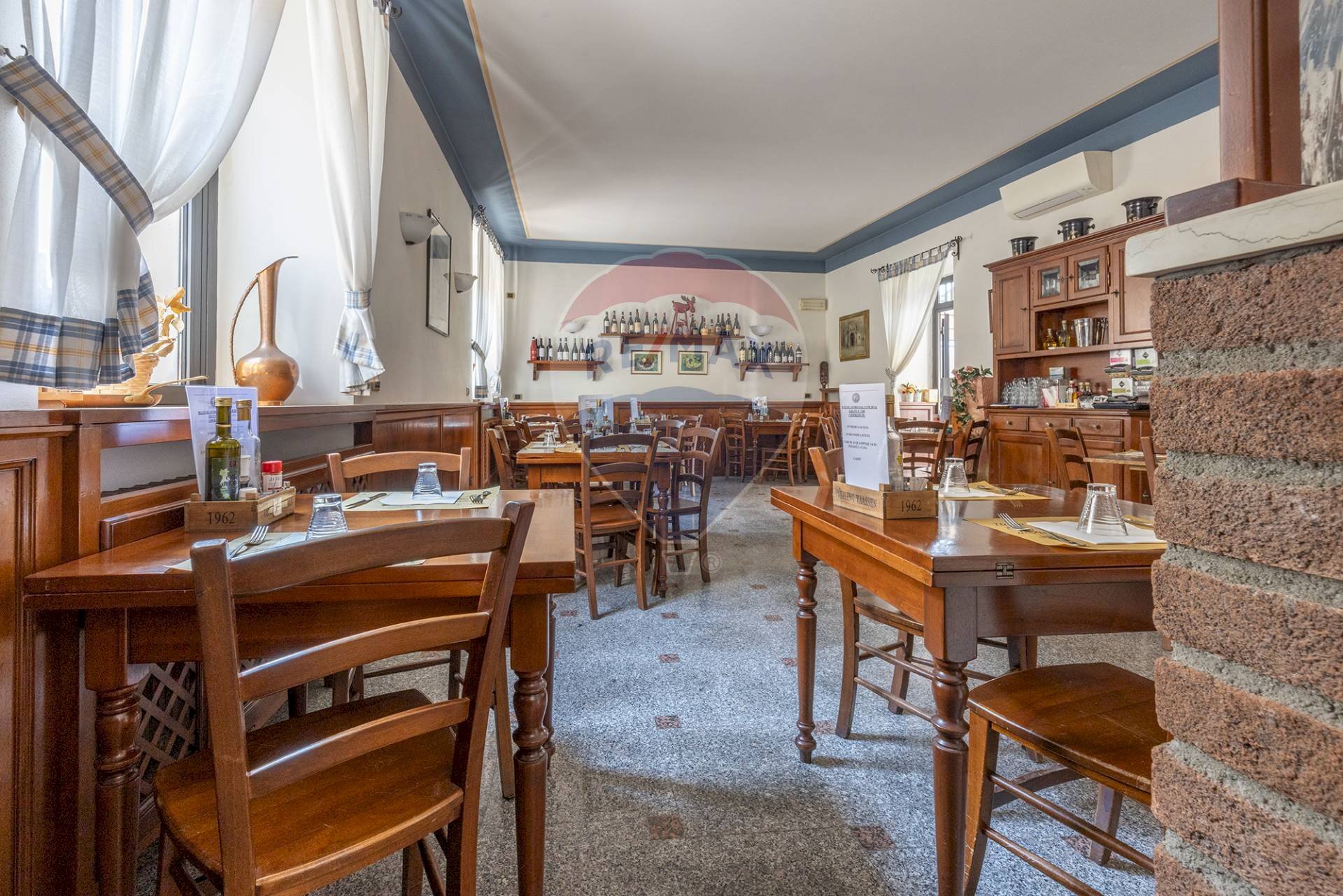 Sala da pranzo - Locale Commerciale VIA SAN GIUSEPPE
 
32, Castelseprio - foto 1