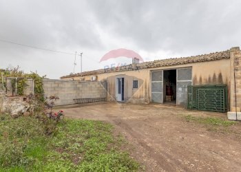 Casa all\'aperto - Casa indipendente Contrada Piano Mondello
 
4 A, Chiaramonte Gulfi - foto 1