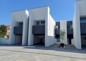 Facciata - Villa a Schiera via Tre Ponti, Carpi - foto 44