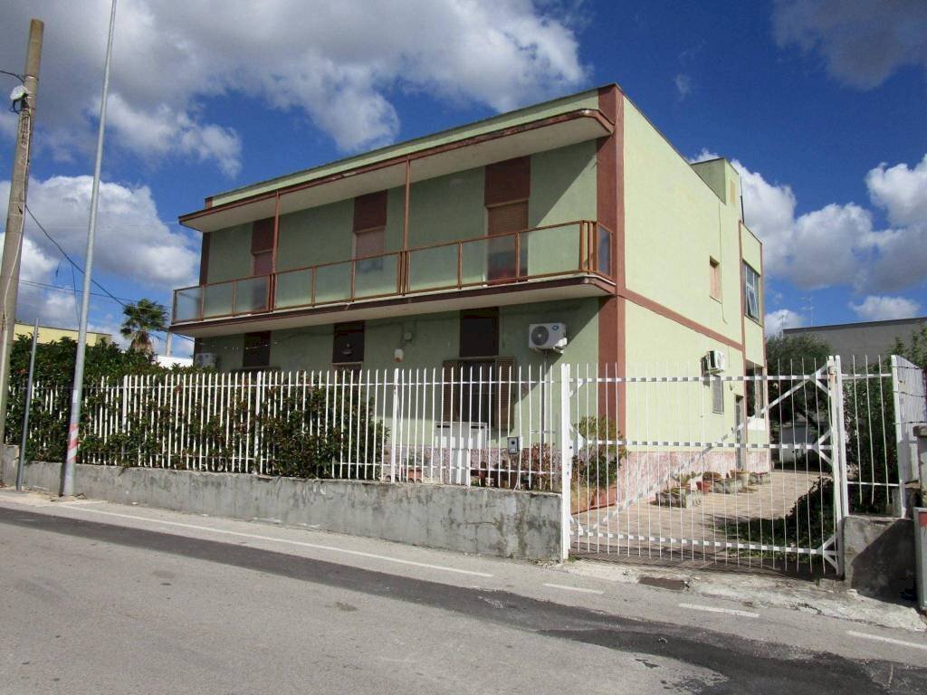 Four-room apartment via delle Sorgenti, Statte - photo 1