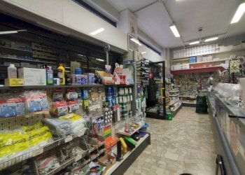 Interno non residenziale - Colorificio - Ferramenta - Elettricità via Achille Ratti, Rho - foto 2