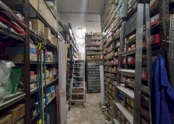 Interno non residenziale - Colorificio - Ferramenta - Elettricità via Achille Ratti, Rho - foto 9