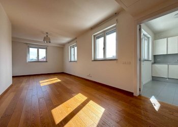 Soggiorno - Three-room apartment via Trezzo d'Adda, 9, Milano - photo 2