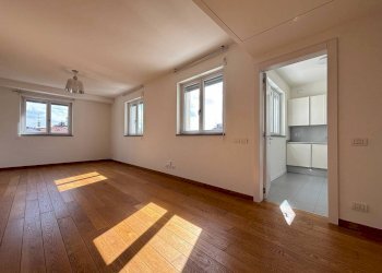 Soggiorno - Three-room apartment via Trezzo d'Adda, 9, Milano - photo 3