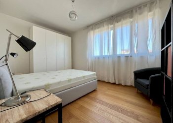 Camera da letto - Three-room apartment via Trezzo d'Adda, 9, Milano - photo 13