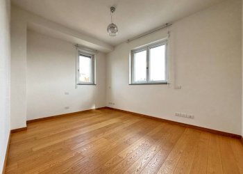 Camera da letto - Three-room apartment via Trezzo d'Adda, 9, Milano - photo 5