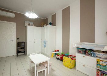 Camera da letto - Three-room apartment via Pietro Cossa, 113B, Torino - photo 27