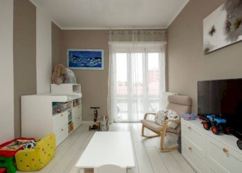 Camera da letto - Three-room apartment via Pietro Cossa, 113B, Torino - photo 25